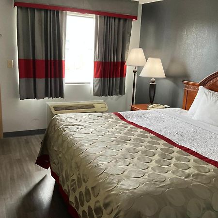 Ramada By Wyndham Macon Hotel Buitenkant foto