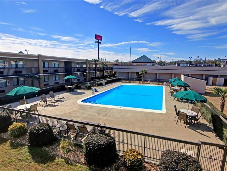Ramada By Wyndham Macon Hotel Buitenkant foto